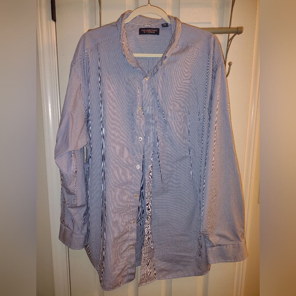 Men's casual dress shirt